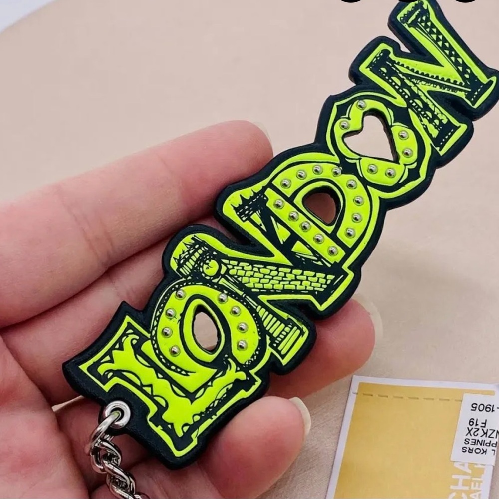 MICHAEL KORS/MK LONDON NEON NOVELTY KEYCHAIN FOB/ vintage rare! 35F9SNZK2X - Picture 3 of 16